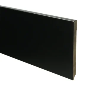 Moderne plint 150x12mm RAL 9005