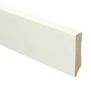 Moderne plint 70x15mm RAL 9010