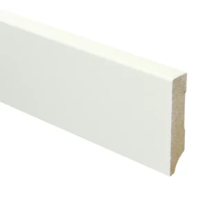 Moderne plint 70x15mm RAL 9016