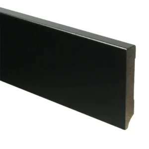 Moderne plint 90x15mm RAL 9005